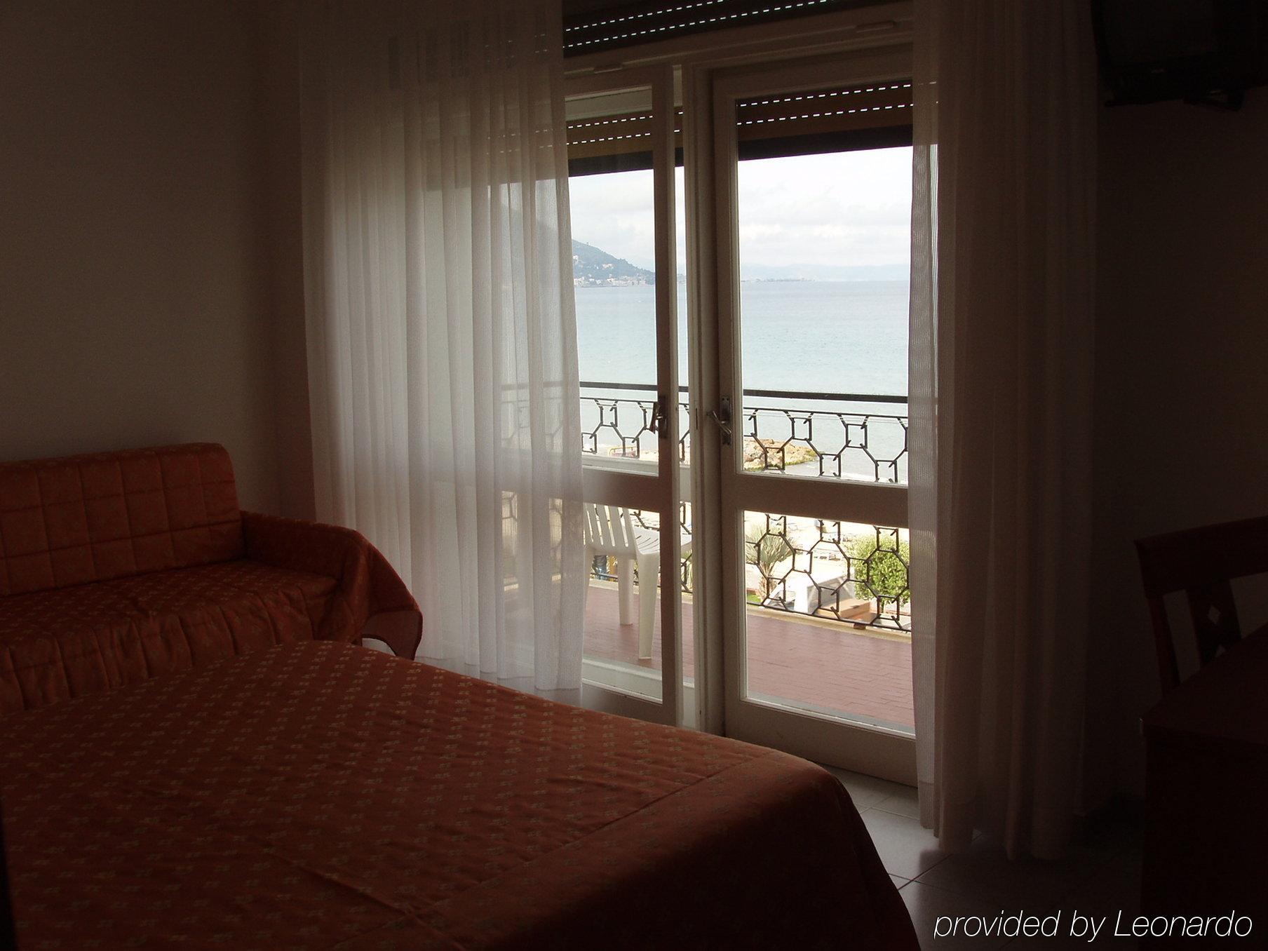 Hotel Aquilia Laigueglia Ruang foto