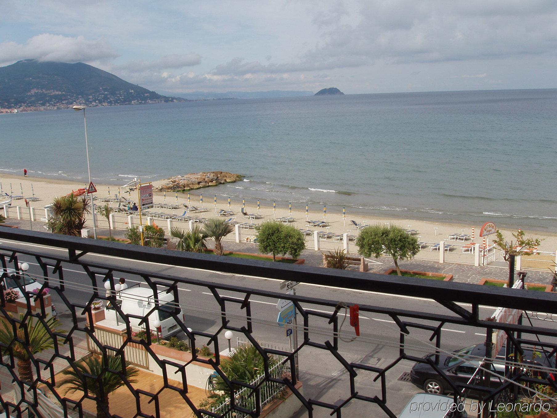 Hotel Aquilia Laigueglia Bagian luar foto