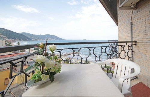 Hotel Aquilia Laigueglia Bagian luar foto