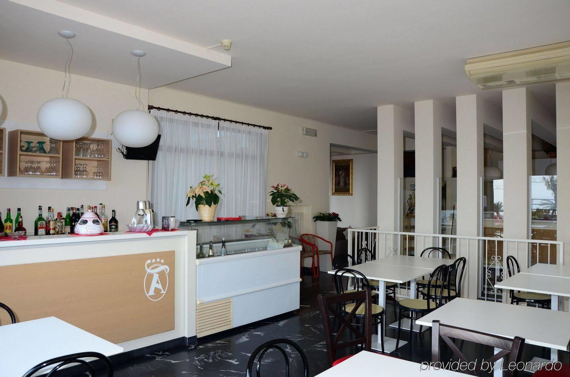 Hotel Aquilia Laigueglia Bagian luar foto