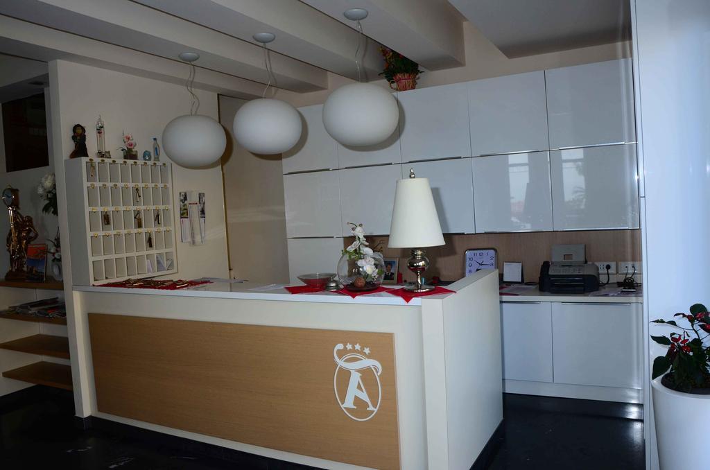 Hotel Aquilia Laigueglia Bagian luar foto